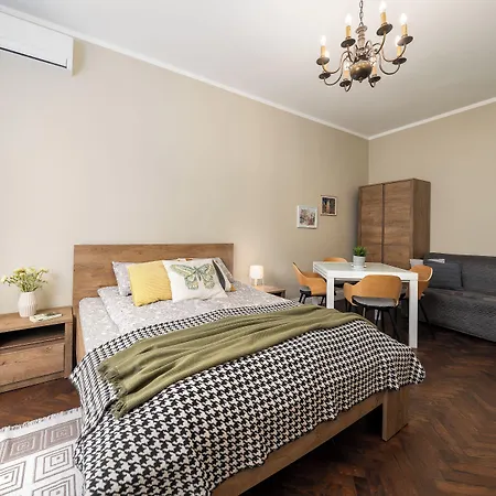 3 Bdr - Center Artistic - 115 M2 סופיה