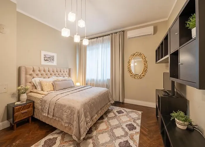 アパート 3 Bdr - Center Artistic - 115 M2 ソフィア