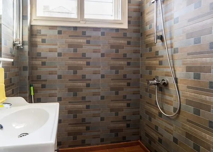 3 Bdr - Center Artistic - 115 M2 *