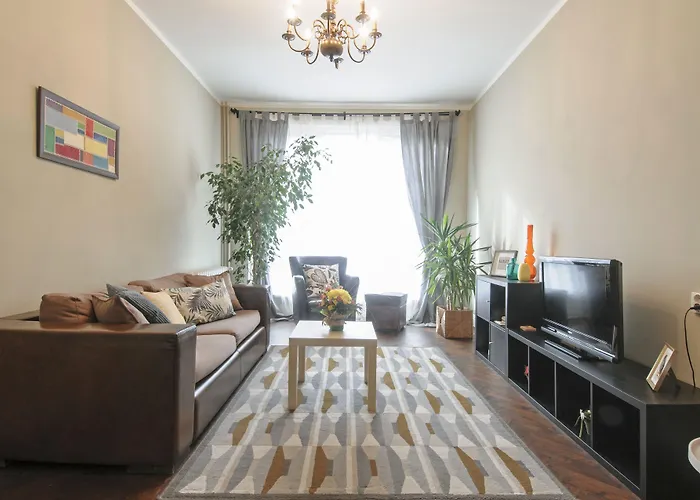 3 Bdr - Center Artistic - 115 M2 *