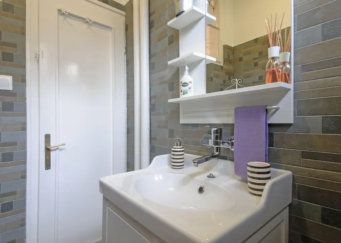 3 Bdr - Center Artistic - 115 M2 *