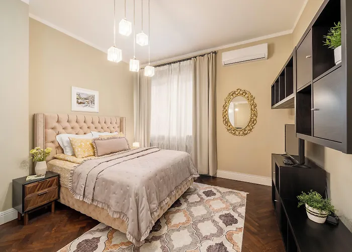 3 Bdr - Center Artistic - 115 M2