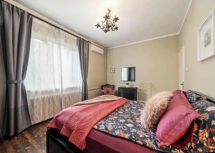 3 Bdr - Center Artistic - 115 M2 アパート *