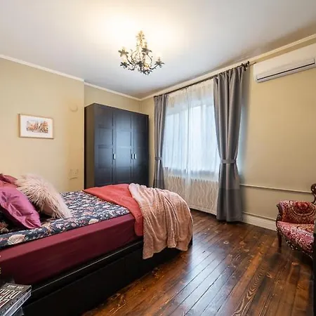 3 Bdr - Center Artistic - 115 M2 *